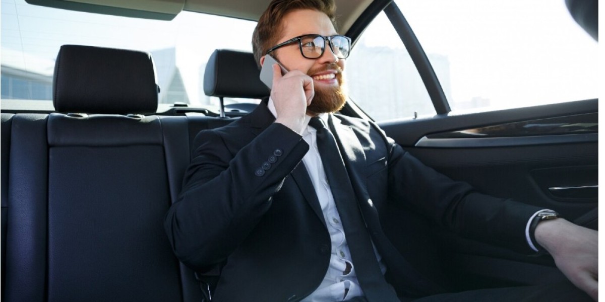 Why Business Travelers Prefer Pre-Booked Taxis at Birmingham Airport