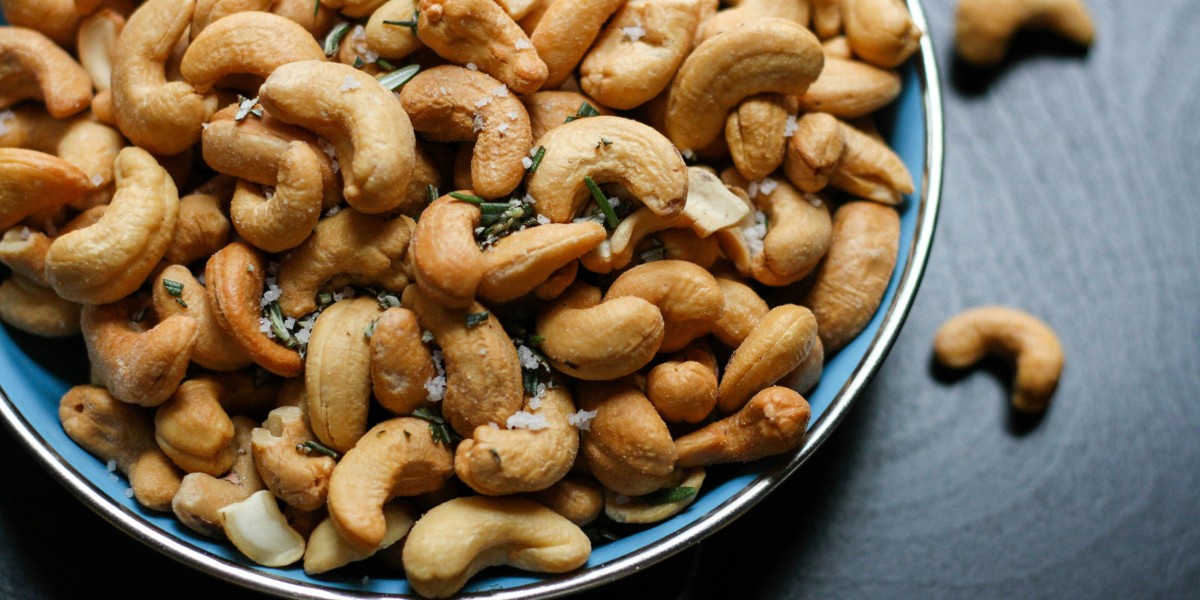Cashews in Plant-Based Diets: A Vegan’s Best Friend
