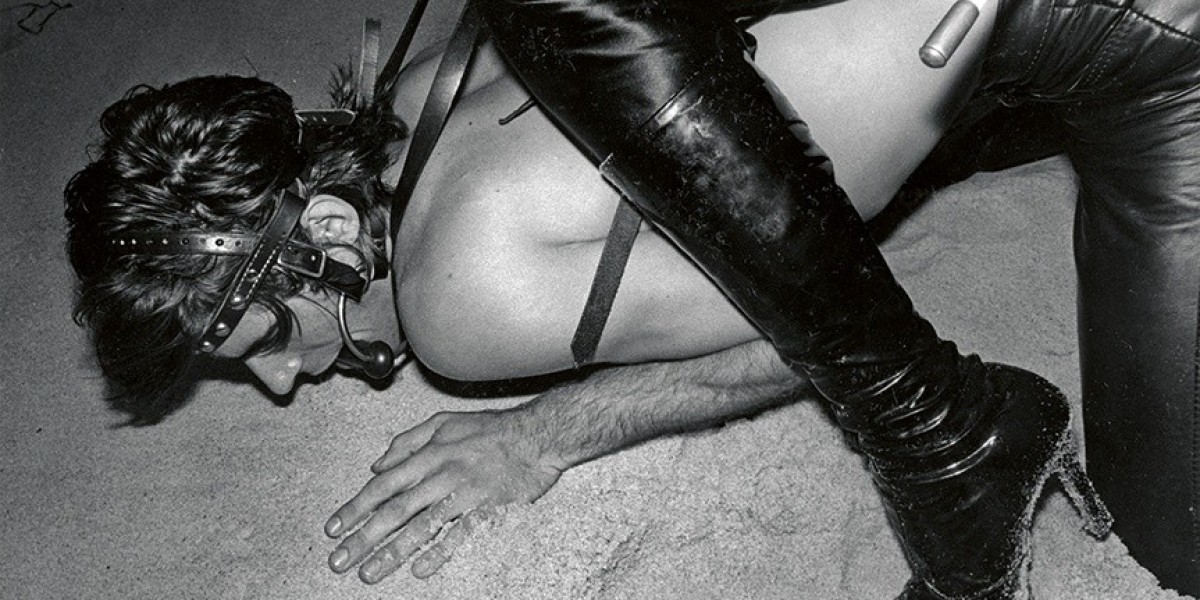 Leather Legends: Building the Ultimate Fetish Costume with Bondage Gears