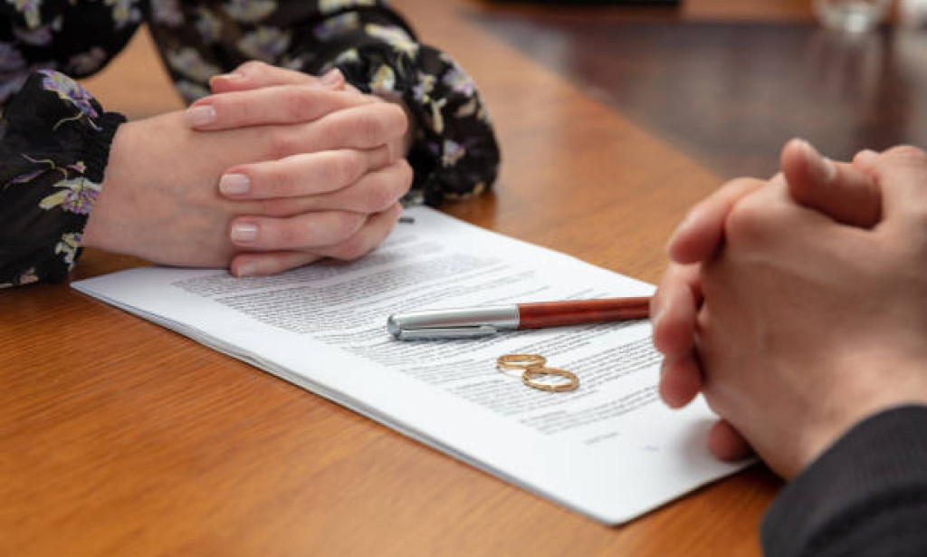 How Divorce Lawyers Prepare You for Court Hearings in Singapore